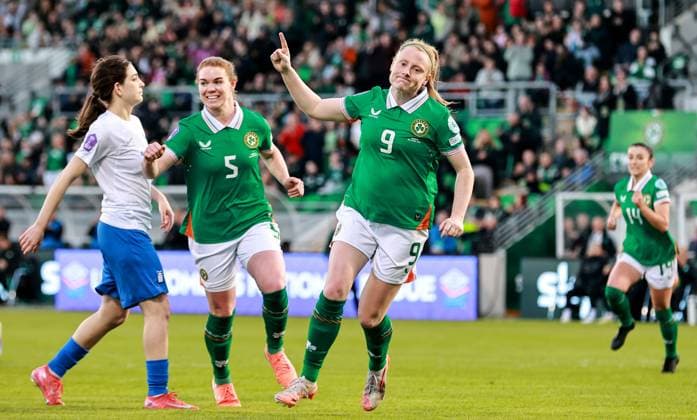 UEFA Women s Nations League 2025, Tallaght Stadium, Dublin 8 4 2025 Republic of Ireland WNT vs Greece Ireland s Amber Barrett Amber Barrett celebrates after scoring a goal from a penalty 8 4 2025  Copyright: x INPHO DanxSheridanx 1W2A3099
