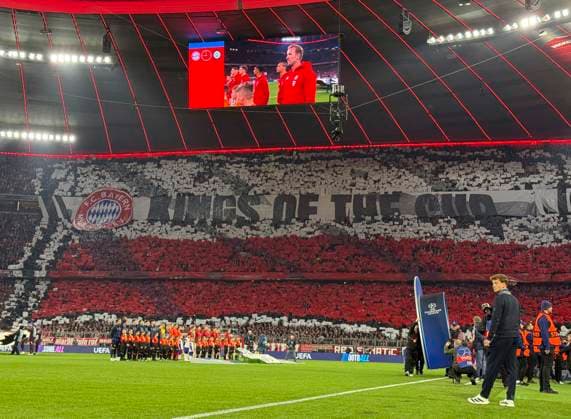 08.04.2025, Fussball UEFA Championsleague 2024 2025: Viertelfinale Hinspiel, FC Bayern München - Inter Mailand, in der Allianz-Arena München. Choreografie - Kings of the cup