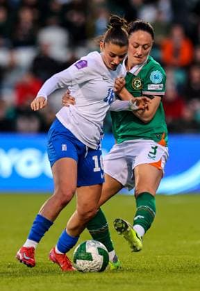 UEFA Women s Nations League 2025, Tallaght Stadium, Dublin 8 4 2025 Republic of Ireland WNT vs Greece Greece s Ioanna Papatheodorou and Ireland s Megan Campbell Ioanna Papatheodorou and Megan Campbell 8 4 2025  Copyright: x INPHO RyanxByrnex RB2_5361