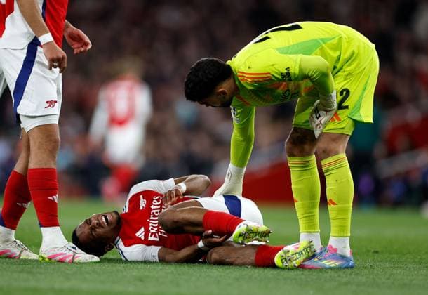 Jurrien Timber of Arsenal goes down injured Arsenal v Real Madrid, Football, UEFA Champions League, Emirates Stadium, Islington, London, UK - 08 04 2025 Editorial use only  Copyright: xMattxImpey Shutterstockx 15244749x