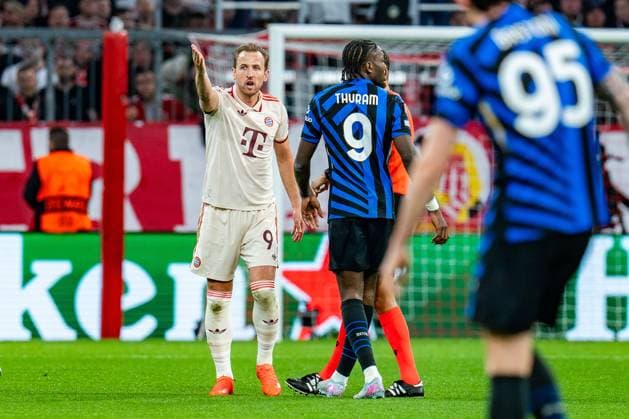 08.04.2025, FC Bayern München vs. Inter Mailand, UEFA Champions League, Viertelfinale-Hinspiel Harry Kane (FC Bayern Muenchen, 9) Marcus Thuram (Inter Mailand, 9) Zweikampf aufgeregt Copyright: xBahhoxKarax