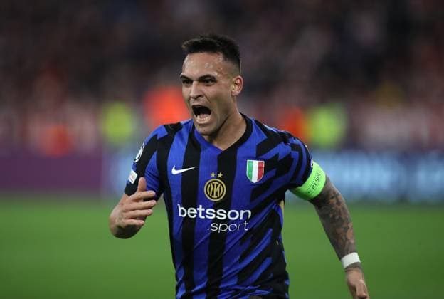 Fussball, Herren, Champions League, Saison 2024 2025, FC Bayern München - Inter Mailand, Viertelfinale Hinspiel,Allianz Arena 0:1 durch Lautaro Martinez (Inter Mailand), Tor, Führung, Jubel