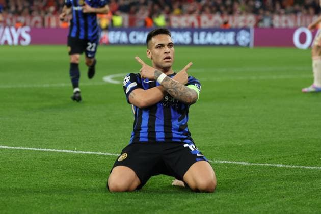 Torjubel von Lautaro Martinez 10 (Inter Mailand) zum 0:1, FC Bayern Muenchen vs. Inter Mailand, Fussball, Champions League, Viertelfinale, Hinspiel, 08.04.2025 Muenchen Bayern Deutschland