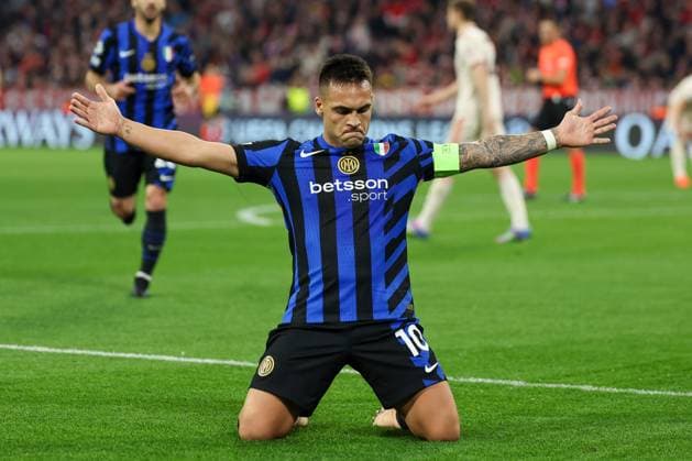Torjubel von Lautaro Martinez 10 (Inter Mailand) zum 0:1, FC Bayern Muenchen vs. Inter Mailand, Fussball, Champions League, Viertelfinale, Hinspiel, 08.04.2025 Muenchen Bayern Deutschland