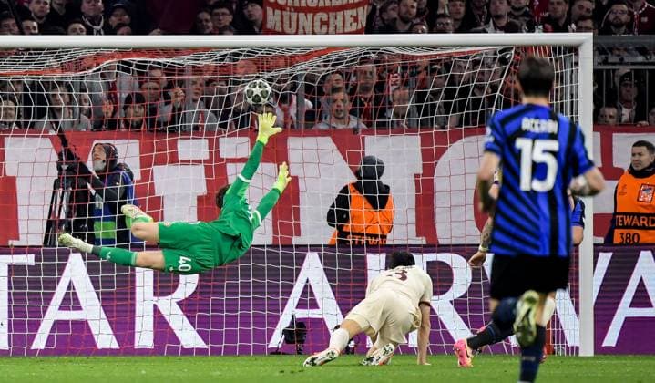 08.04.2025, xemx, Fussball UEFA Champions League, FC Bayern Muenchen - Inter Mailand v.l. Lautaro Martinez (Inter Mailand) Goal scored, erziehlt das Tor zum 0:1 (DFL DFB REGULATIONS PROHIBIT ANY USE OF PHOTOGRAPHS as IMAGE SEQUENCES and or QUASI-VIDEO) Muenchen