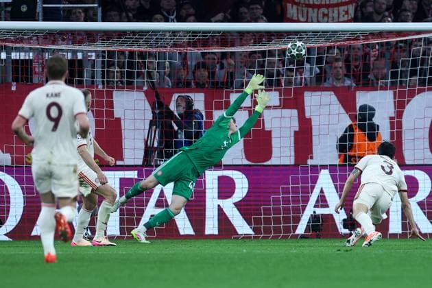 Fußball Champions League Viertelfinale FC Bayern München - Inter Mailand am 08.04.2025 in der Allianz Arena in München Tor zum 0:1 durch Lautaro Martinez ( Mailand )