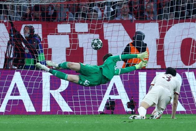 Fußball Champions League Viertelfinale FC Bayern München - Inter Mailand am 08.04.2025 in der Allianz Arena in München Tor zum 0:1 durch Lautaro Martinez ( Mailand )