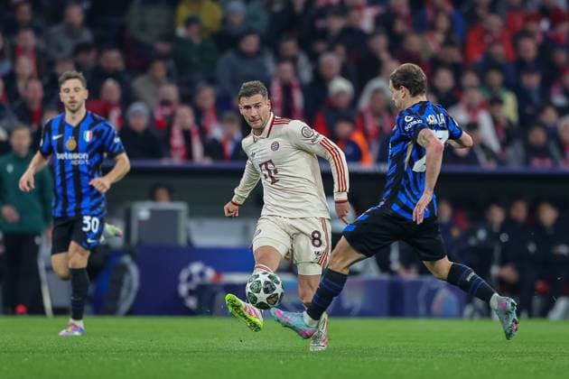 Leon Goretzka (FC Bayern Muenchen, 08) mit Nicolo Barella (Inter Mailand, 23), GER, FC Bayern Muenchen vs. Inter Mailand, Fussball, UEFA Champions League, Viertelfinale Hinspiel, Spielzeit 2024 2025, 08.04.2025, GER, FC Bayern Muenchen vs. Inter Mailand, Fussball, UEFA Champions League, Viertelfinale Hinspiel, Spielzeit 2024 2025, 08.04.2025 Muenchen Copyright: xEibner-Pressefoto JennixMaulx EP_JML