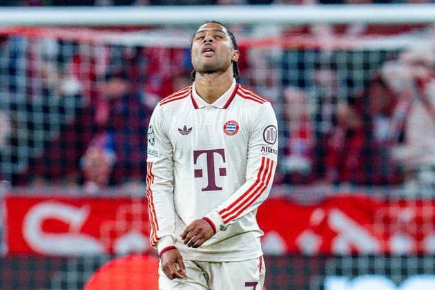08.04.2025, FC Bayern München vs. Inter Mailand, UEFA Champions League, Viertelfinale-Hinspiel Tor zum 1:2 durch Lautaro Martinez (Inter Mailand, 10) hier unzufrieden unglücklich Serge Gnabry (FC Bayern Muenchen, 7) Copyright: xBahhoxKarax
