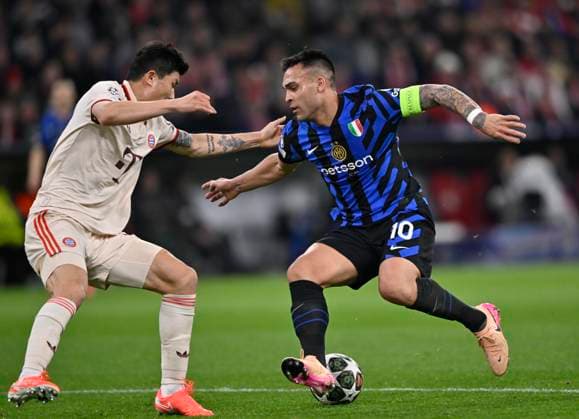 Zweikampf, Aktion Min-jae Kim FC Bayern Muenchen FCB (03) gegen Lautaro Martinez Inter Mailand Milano (10) FC Bayern Muenchen FCB vs FC Inter Mailand Internazionale Milano Viertelfinale Hinspiel 08.04.2025 DFL REGULATIONS PROHIBIT ANY USE OF PHOTOGRAPHS AS IMAGE SEQUENCES AND OR QUASI-VIDEO FC Bayern Muenchen FCB vs FC Inter Mailand Internazionale Milano