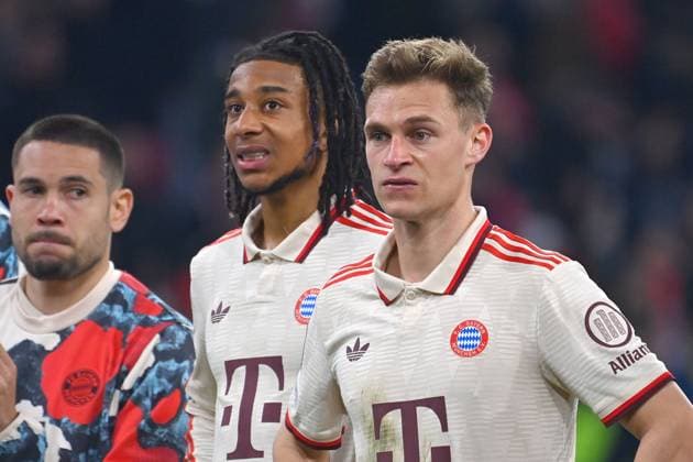 v.re:Joshua KIMMICH (Bayern Muenchen), Michael OLISE (Bayern Muenchen), Raphael GUERREIRO (Bayern Muenchen) nach Spielende. Enttaeuschung,Frust, enttaeuscht,frustriert,niedergeschlagen, Aktion, Fussball Champions League Viertelfinale FC Bayern Muenchen - Inter Mailand 1-2 am 08.04.2025 , A L L I A N Z A R E N A.