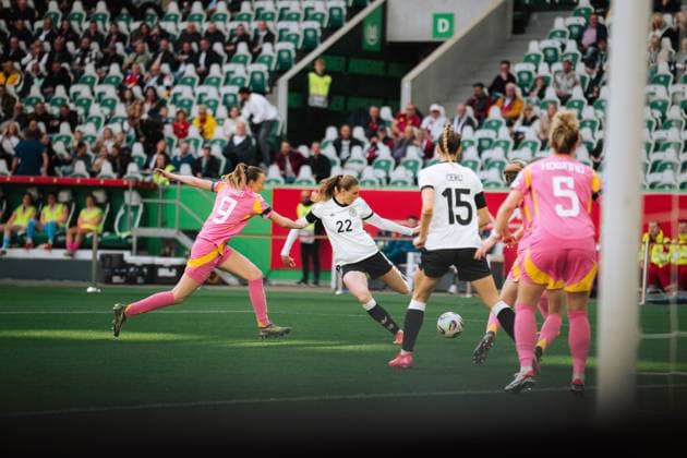 08.03.25, Frauen, Fussball, UEFA Womens Nations League, 4. Spieltag, Gruppenphase, Saison 2025, Deutschland - Schottland Jule Brand 22 (Deutschland) im Angriff Wolfsburg Volkswagen Arena Niedersachsen Deutschland
