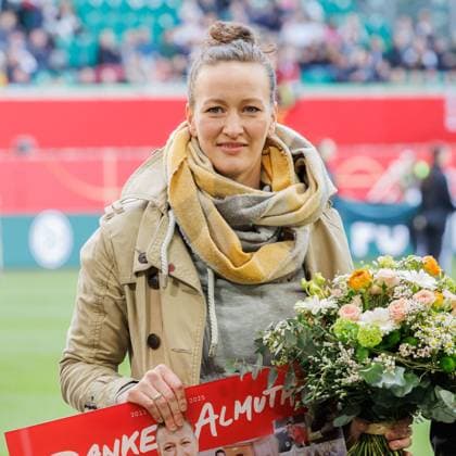 Almuth Schult, Verabschiedung aus der Nationalmannschaft, 08.04.2025, Wolfsburg (Deutschland), Fussball, UEFA Women s Nations League, Deutschland - Schottland, DFB DFL REGULATIONS PROHIBIT ANY USE OF PHOTOGRAPHS AS IMAGE SEQUENCES AND OR QUASI-VIDEO.