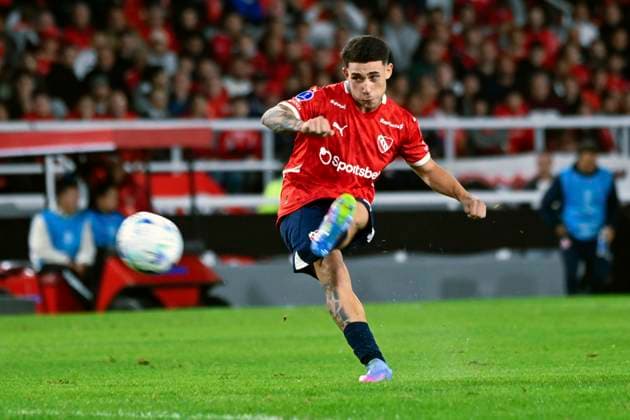 Independiente v Boston River - Copa CONMEBOL Sudamericana In Buenos Aires, Argentina, on April 8, 2025, Santiago Montiel of Independiente strikes the ball during a match between Independiente and Boston River from Uruguay in the group stage of the 2025 Copa Sudamericana at the Libertadores de America Ricardo E. Bochini Stadium. Ciudad Autonoma de Buenos Aires Argentina  Copyright: xJuanxManuelxBaezx originalFilename:baez-argentin250408_npKg5.jpg