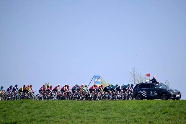 Scheldeprijs 2025 cycling race SCHOTEN, BELGIUM - APRIL 09 : illustration picture peloton during the Men Elite UCI 1.Pro 113th Flanders Classics Scheldeprijs cycling race with start in Terneuzen and finish in Schoten (205,2 km) on April 09, 2025 in Schoten, Belgium, 09 04 2025 ( Motordriver Guy De Vuyst & Schoten Belgium  Copyright: xTomasxSiskx