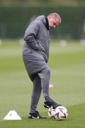 Tottenham Hotspur Training 09 April 2025, Enfield - Tottenham Hotspur Training - Tottenham Hotspur manager Ange Postecoglou - Photo: Charlotte Wilson Offside. Enfield UK Copyright: xCharlottexWilsonx xOffsidexOffside