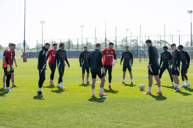 Manchester United, ManU FC Training Manchester United players Manchester United defender Luke Shaw (23) Manchester United midfielder Mason Mount (7) Manchester United defender Noussair Mazraoui (3) Manchester United defender Patrick Dorgu (13) during Manchester United FC Training ahead of the Lyon v Manchester United Europa League Quarter-Final match, at Carrington Training Centre, Manchester, England, United Kingdom on 9 April 2025 Credit: Mike Morese Every Second Media Editorial use only. All images are copyright Every Second Media Limited. No images may be reproduced without prior permission. Copyright: xIMAGO EveryxSecondxMediax ESM-1411-0008 MikexMoresex xEveryxSecondxMediax
