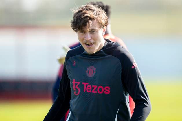 Manchester United, ManU FC Training Victor Lindelof 2 of Manchester United F.C during Manchester United FC Training ahead of the Lyon v Manchester United Europa League Quarter-Final match, at Carrington Training Centre, Manchester, England, United Kingdom on 9 April 2025 Credit: Mike Morese Every Second Media Editorial use only. All images are copyright Every Second Media Limited. No images may be reproduced without prior permission. Copyright: xIMAGO EveryxSecondxMediax ESM-1411-0011 MikexMoresex xEveryxSecondxMediax