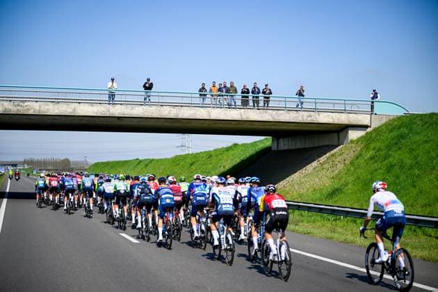 The pack of riders pictured in action during the men s race of the 113th edition of the Scheldeprijs one day cycling event, 202,8 km from Terneuzen, the Netherlands to Schoten, Belgium on Wednesday 09 April 2025. TOM GOYVAERTS TomxGoyvaerts  x120375496x