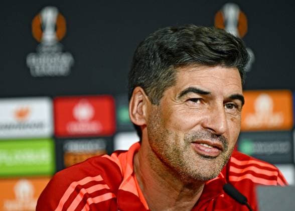 Match Europa League OL- Manchester United, ManU PHOTOPQR LE PROGRES Stéphane GUIOCHON - Décines-Charpieu 09 04 2025 - Match Europa League OL- Manchester United -A Décines au Groupama Training Center à la veille de 1 4 de finale raller de l Europa League saison 2024 - 2025 OL - Manchester United conférence de presse de l OL ici Paulo Fonseca Europa League OL- Manchester United Portuguese head coach of French football club Olympique Lyonnais (OL) Paulo Fonseca addresses a press conference, PK, Pressekonferenz in Decines Charpieu, near Lyon, central-eastern France, on April 09, 2025 Décines-Charpieu Rhône Rhône-Alpes France  Copyright: xPHOTOPQR LExPROGRES MAXPPPxStéphanexGUIOCHONx 20250409LPL1606 20250409LPL1606