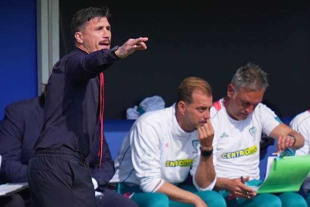 Cagliari s head coach fabio Pisacane during the Primavera Italy Cup final soccer match between Milan and Cagliari at Arena Civica Gianni Brera in Milan , North Italy - Wednesday April 09 , 2025 . - Soccer .  Copyright: xSpada LaPressex