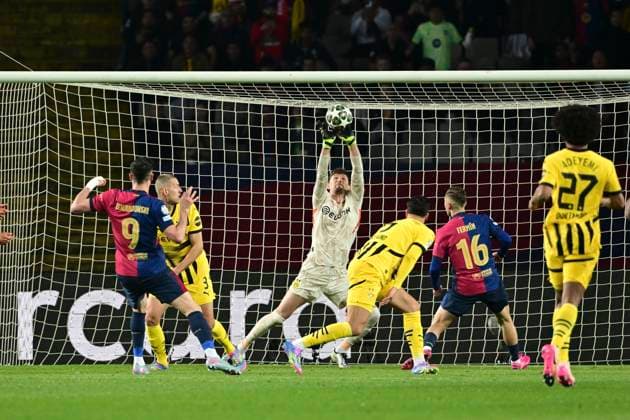 Gregor Kobel 1 (Borussia Dortmund), FC Barcelona, Barca vs. Borussia Dortmund, Fussball, Champions League, Viertelfinale, 09.04.2025 Barcelona Katalonien Spanien