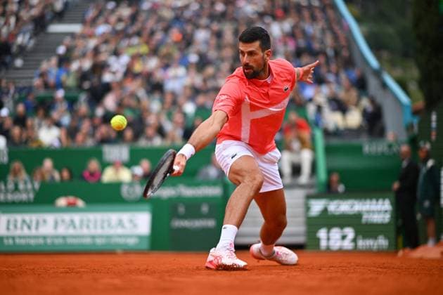 Rolex Monte-Carlo 2025 Masters 1000 - Day 4 Novak Djokovic (SRB) during his first round match at the Monaco Rolex Masters in Monte Carlo, on April, 9, 2025. Photo by Corinne Dubreuil ABACAPRESS.COM Monte-Carlo Monaco  Copyright: xDubreuilxCorinne ABACAx