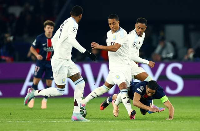 Youri Tielemans of Aston Villa and Achraf Hakimi of Paris Saint-Germain. Paris Saint-Germain v Aston Villa, UEFA Champions League, Quarter-Finals, 1st Leg, Football, Parc des Princes, Paris, France - 09 Apr 2025 EDITORIAL USE ONLY No use with unauthorised audio, video, data, fixture lists, club league logos or live services. Online in-match use limited to 120 images, no video emulation. No use in betting, games or single club league player publications. Copyright: xJamesxMarsh Shutterstockx 15243606bz