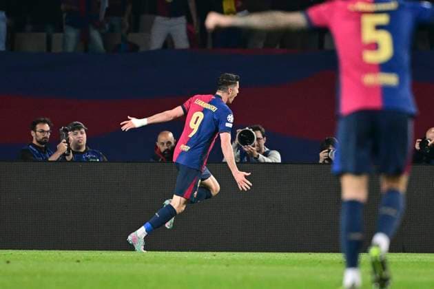 Torjubel zum 3:0 durch Robert Lewandowski 9 FC Barcelona, Barca , FC Barcelona vs. Borussia Dortmund, Fussball, Champions League, Viertelfinale, 09.04.2025 Barcelona Katalonien Spanien