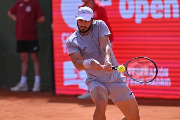 April 9, 2025, Madrid, Madrid, Spain: ALEJANDRO MORO (ESP) playing the round of 16 match of the ATP, Tennis Herren Challenger 100 Open Comunidad de Madrid, at the Club de Campo Villa de Madrid on April 9, 2025. Madrid Spain - ZUMAc312 20250409_zsp_c312_193 Copyright: xOscarxManuelxSanchezx