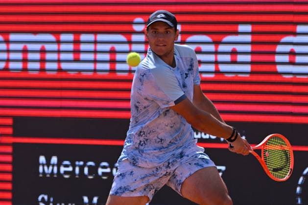 April 9, 2025, Madrid, Madrid, Spain: PAVEL KOTOV (RUS) playing the round of 16 match of the ATP, Tennis Herren Challenger 100 Open Comunidad de Madrid, at the Club de Campo Villa de Madrid on April 9, 2025. Madrid Spain - ZUMAc312 20250409_zsp_c312_217 Copyright: xOscarxManuelxSanchezx
