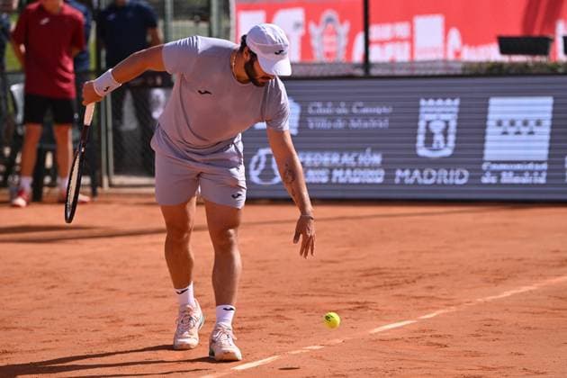 April 9, 2025, Madrid, Madrid, Spain: ALEJANDRO MORO (ESP) playing the round of 16 match of the ATP, Tennis Herren Challenger 100 Open Comunidad de Madrid, at the Club de Campo Villa de Madrid on April 9, 2025. Madrid Spain - ZUMAc312 20250409_zsp_c312_212 Copyright: xOscarxManuelxSanchezx