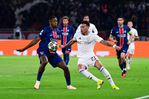 FOOTBALL : PSG vs Aston Villa - Ligue des Champions - 09 04 2025 William Joel Tenorio Pacho ( 51 - PSG ) and Morgan Rogers ( 27 - Aston Villa ) during the UEFA Champions League match between Paris Saint Germain and Aston Villa FC at Parc Des Princes on April 09 , 2025 in Paris, France. ( Photo by Dante Badano PsnewZ ) - ParisFrance  Copyright: xDantexBadanox