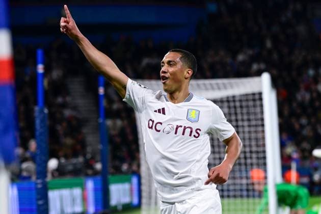 FOOTBALL : PSG vs Aston Villa - Ligue des Champions - 09 04 2025 correction iptc Youri Tielemans ( 8 - Aston Villa ) celebrates during the UEFA Champions League match between Paris Saint Germain and Aston Villa FC at Parc Des Princes on April 09 , 2025 in Paris, France. ( Photo by Dante Badano PsnewZ ) - ParisFrance  Copyright: xDantexBadanox