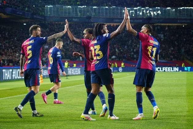 ESP: FC Barcelona, Barca v Borussia Dortmund. UEFA Champions League match. Quarter-Finals, firs leg Lamine Yamal of FC Barcelona celebrates goal with his teammates during the UEFA Champions League match, Quarter-Finals, firs leg, between FC Barcelona and Borussia Dortmund played at Lluis Companys Stadium on April 9 2025 in Barcelona Spain. kpng Copyright: xBaguxBlancox xPRESSINPHOTOx PS_240409_COP_BAR_BOR_4072
