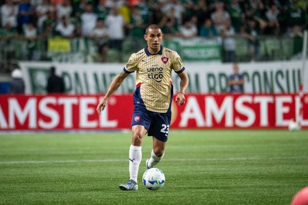 PALMEIRAS vs CERRO PORTENO - LIBERTADORES 2025 SAO PAULO, BRAZIL - APRIL, 09 - SOCCER FOOTBALL CONMEBOL - Gustavo Velazquez of Cerro Porteno in action during the Match between Palmeiras versus Cerro Porteno valid for the second round of the Libertadores 2025, held at Allianz Parque. SAO PAULO SAO PAULO BRAZIL Copyright: xREBECAxSCHUMACKERx