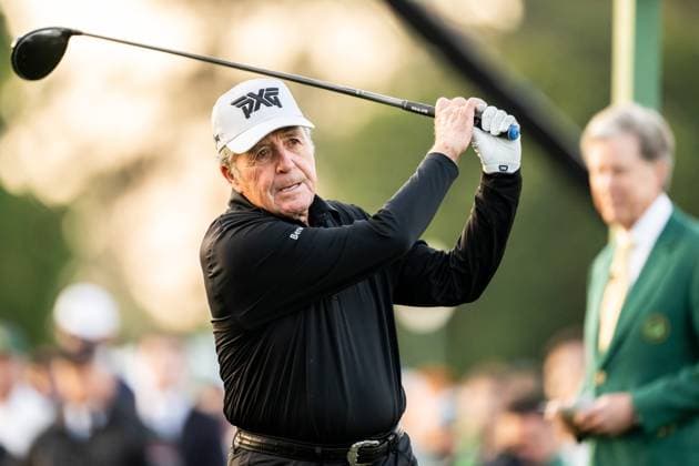 250410 Gary Player of South Africa plays his shot from the first tee in the Honorary Starters ceremony during the first round of the 2025 Masters Golf Tournament on April 10, 2025 in Augusta. Photo: Petter Arvidson BILDBYRAN kod PA PA1007 bbeng golf masters the masters augusta us masters Copyright: PETTERxARVIDSON BB250410PA010