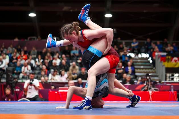 Bilder des Jahres 2025, Sport 04 April Sport Themen der Woche KW15 Sport Bilder des Tages Wrestling European Championships 2025 62kg WW - Iryna Bondar (UKR) df. Alina Kasabieva (UWW) Bratislava X-BIONIC SPHERE Slovakia *** Wrestling European Championships 2025 62kg WW Iryna Bondar UKR df Alina Kasabieva UWW Bratislava X BIONIC SPHERE Slovakia Copyright: xUnitedxWorldxWrestlingx xJakexKix