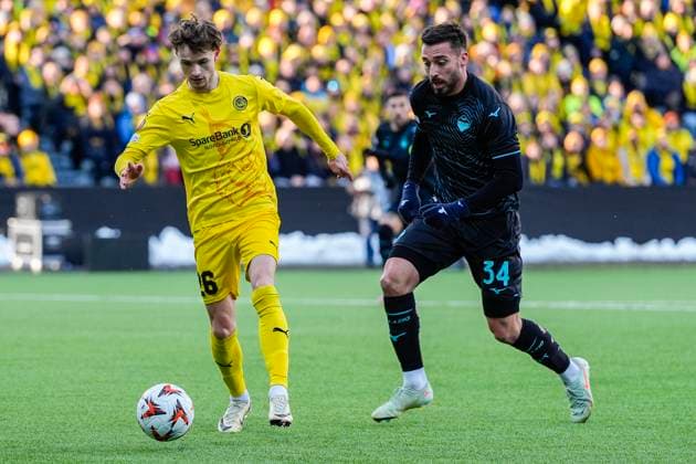UEFA Europa League 24 25, quarterfinal, 1 match, Bodo Glimt Lazio Bodo 20250410 Lazios Mario Gila and Bodo Glimts Hakon Evjen during the first UEFA Europa League quarterfinal football match between Bodo Glimt and Lazio at Aspmyra Stadium in Bodo Photo Lise Aserud NTB Bodo Norge EDITORIAL USE ONLY RESTRICTED USE FOR BETTING COMPANIES  Copyright: xLisexAserudx xNTBx