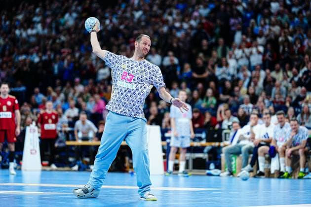 Sport Themen der Woche KW15 Sport Bilder des Tages Pascal Hens GER, Team Jogi vs. Team Pommes, Handball, Abschiedsspiel, 10.04.2025 GER, Team Jogi vs. Team Pommes, Handball, Abschiedsspiel, 10.04.2025 Hamburg *** Pascal Hens GER, Team Jogi vs Team Pommes, Handball, Farewell match, 10 04 2025 GER, Team Jogi vs Team Pommes, Handball, Farewell match, 10 04 2025 Hamburg Copyright: xEibner-Pressefoto MarcelxvonxFehrnx EP_MFN