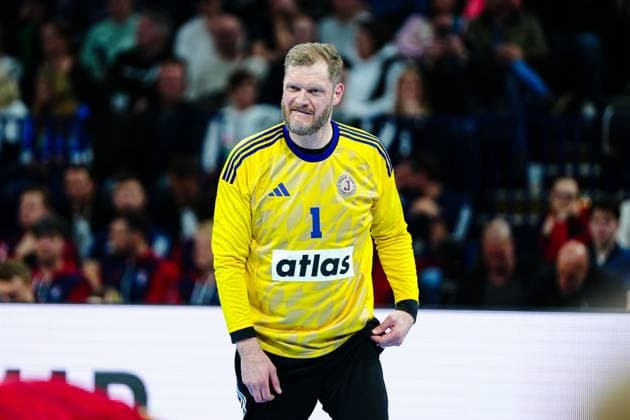 Sport Themen der Woche KW15 Sport Bilder des Tages Jogi Bitter GER, Team Jogi vs. Team Pommes, Handball, Abschiedsspiel, 10.04.2025 GER, Team Jogi vs. Team Pommes, Handball, Abschiedsspiel, 10.04.2025 Hamburg *** Jogi Bitter GER, Team Jogi vs Team Pommes, Handball, Farewell match, 10 04 2025 GER, Team Jogi vs Team Pommes, Handball, Farewell match, 10 04 2025 Hamburg Copyright: xEibner-Pressefoto MarcelxvonxFehrnx EP_MFN