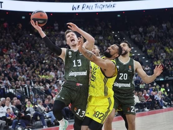 Sport Themen der Woche KW15 Sport Bilder des Tages Bayerns 13 Andreas OBST vs Fenerbahces 92 BIRCH. Basketball, Bayern - Fenerbahce. Euroleague, FC Bayern Basketball - Fenerbahce Beko Istanbul, Runde 34, Saison 2024-2025, am 10.04.2025 in Muenchen, S A P G A R D E N, Deutschland. Quelle Copyright Credit : Oryk HAIST *** Bayerns 13 Andreas OBST vs Fenerbahces 92 BIRCH Basketball, Bayern Fenerbahce Euroleague, FC Bayern Basketball Fenerbahce Beko Istanbul, Round 34, Season 2024 2025, on 10 04 2025 in Munich, S A P G A R D E N, Germany Source Copyright Credit Oryk HAIST xBASKETBALL-BAYERN-FENERBAHCEx