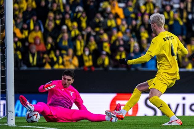 250410 Odin Bjortuft of Bodo Glimt missing a chance to score during the UEFA Europa League quarter-final football match between Bodo Glimt and Lazio on April 10, 2025 in Bodo. Photo: Marius Simensen BILDBYRAN COP 238 bbeng bodo bodo glimt football fotball fotboll kvartfinale lazio quarter-final soccer uefa europa league Copyright: MARIUSxSIMENSEN BB250410BB913