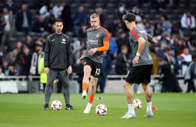 10.04.2025, xtgx, Fussball Europa League 1 4 Finale, Tottenham Hotspur - Eintracht Frankfurt v.l. Rasmus Kristensen (Eintracht Frankfurt), Robin Koch (Eintracht Frankfurt) (DFL DFB REGULATIONS PROHIBIT ANY USE OF PHOTOGRAPHS as IMAGE SEQUENCES and or QUASI-VIDEO) London
