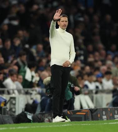 10.04.2025, Fussball UEFA Europa League Viertelfinale Hinspiel, Tottenham Hotspur - Eintracht Frankfurt, emonline, emspor, v.l., Trainer Dino Toppmöller (Eintracht Frankfurt) DFL DFB REGULATIONS PROHIBIT ANY USE OF PHOTOGRAPHS AS IMAGE SEQUENCES AND OR QUASI-VIDEO. xdcx Copyright: HMBxMedia Claus