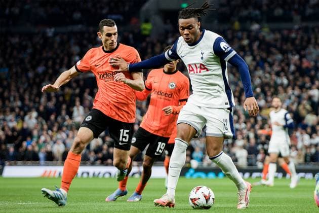 London, England, April 10 2025: Destiny Udogie (13 Tottenham Hotspur) and Ellyes Skhiri (15 Eintracht Frankfurt) in action during the UEFA Europa League game between Tottenham Hotspur and Eintracht Frankfurt at Tottenham Hotspur Stadium in London, England. (Pedro Porru SPP) Copyright: xPedroxPorrux xSPPx spp-en-PePoSp-4F8A2735_DxO
