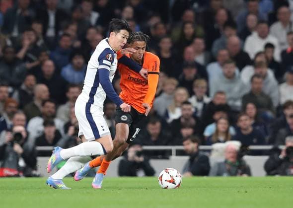 10.04.2025, xtgx, Fussball Europa League 1 4 Finale, Tottenham Hotspur - Eintracht Frankfurt v.l. Heung-Min Son of Tottenham Hotspur, Jean-Matteo Bahoya (Eintracht Frankfurt) (DFL DFB REGULATIONS PROHIBIT ANY USE OF PHOTOGRAPHS as IMAGE SEQUENCES and or QUASI-VIDEO) London