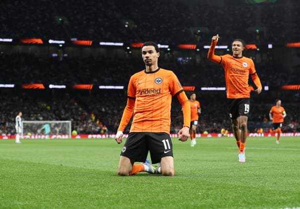 10.04.2025, xtgx, Fussball Europa League 1 4 Finale, Tottenham Hotspur - Eintracht Frankfurt v.l. Hugo Ekitike (Eintracht Frankfurt) celebrate the goal, Der Torjubel zum 0:1, Jean-Matteo Bahoya (Eintracht Frankfurt) (DFL DFB REGULATIONS PROHIBIT ANY USE OF PHOTOGRAPHS as IMAGE SEQUENCES and or QUASI-VIDEO) London