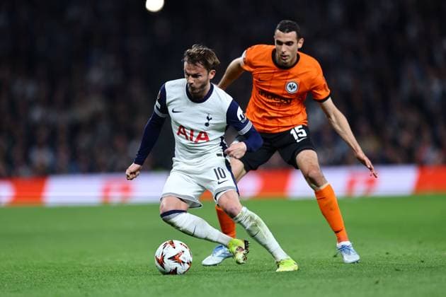 James Maddison of Tottenham Hotspur and Ellyes Skhiri of Eintracht Frankfurt Tottenham Hotspur v Eintracht Frankfurt, UEFA Europa League, Quarter Final, First Leg, Football, Tottenham Hotspur Stadium, London, UK - 10 Apr 2025 EDITORIAL USE ONLY No use with unauthorised audio, video, data, fixture lists, club league logos or live services. Online in-match use limited to 120 images, no video emulation. No use in betting, games or single club league player publications. Copyright: xMichaelxZemanek Shutterstockx 15243632aa
