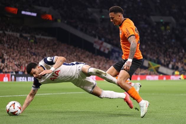 Tottenham Hotspur v Eintracht Frankfurt 10 April 2025, London - UEFA Europa League Quarter Final - First Leg - Tottenham Hotspur v Eintracht Frankfurt - Dominic Solanke of Tottenham Hotspur and Tuta of Eintracht Frankfurt - Photo: Jacques Feeney Offside. London UK Copyright: xJacquesxFeeneyx xOffsidexOffside
